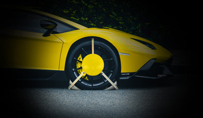 Radkralle von Mast Eurokrallen München GmbH an einem Lamborghini Huracan als Diebstahlsicherung